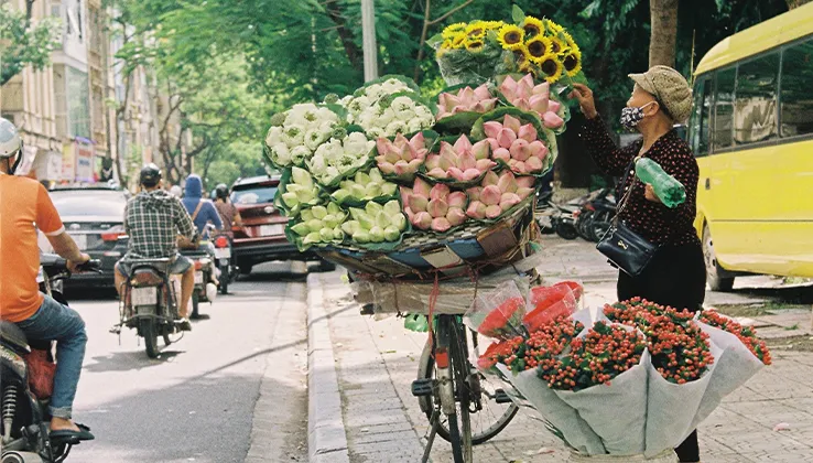 Hanoi in winter vs summer